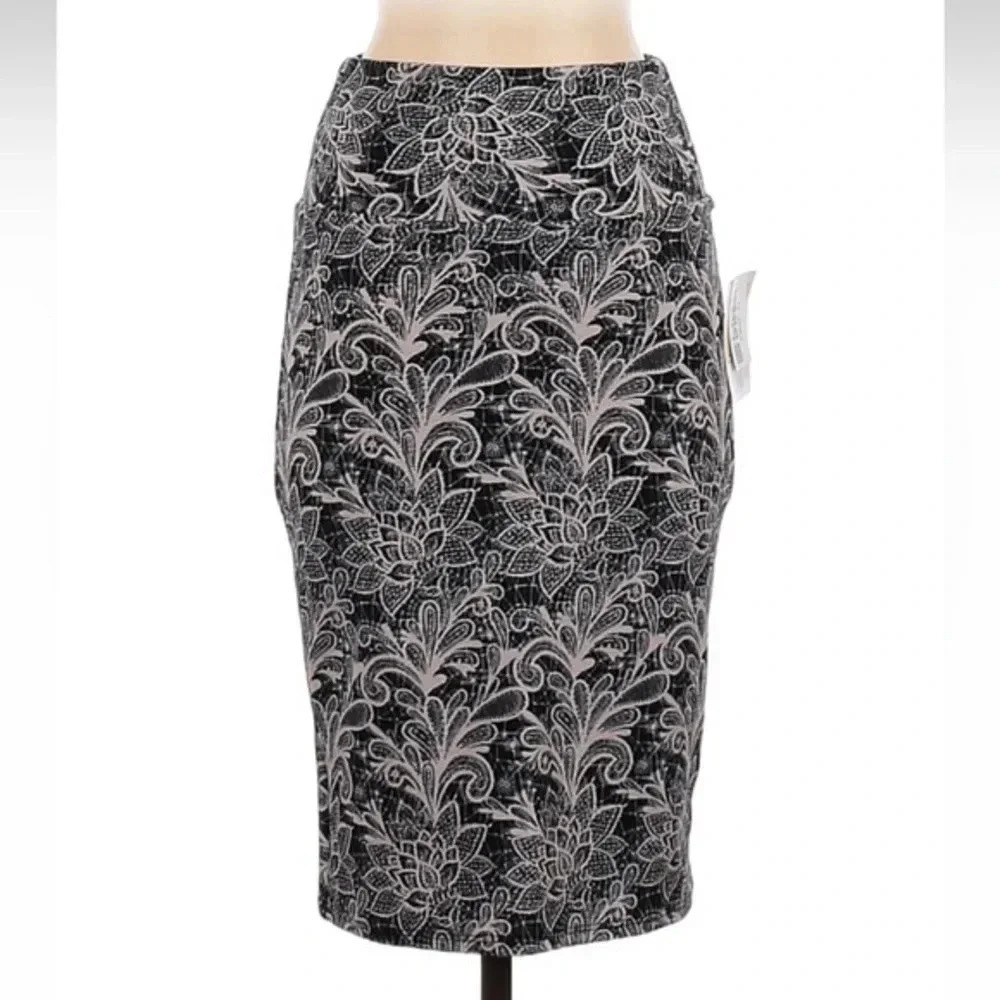 LuLaRoe Dusty Rose Pink Black Floral Boho Print Cassie Pencil Skirt Size XS NWT
